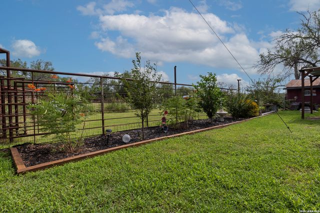 235 County Road 7712, Devine, TX 78016