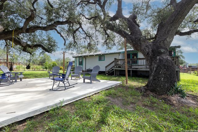 235 County Road 7712, Devine, TX 78016