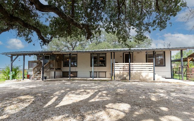 235 County Road 7712, Devine, TX 78016