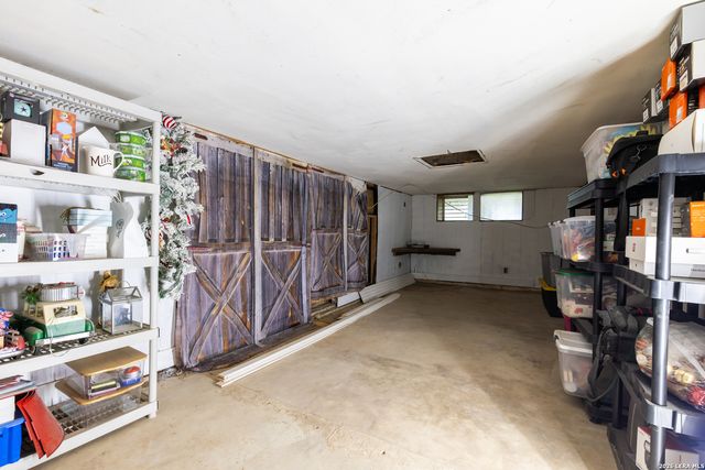 235 County Road 7712, Devine, TX 78016