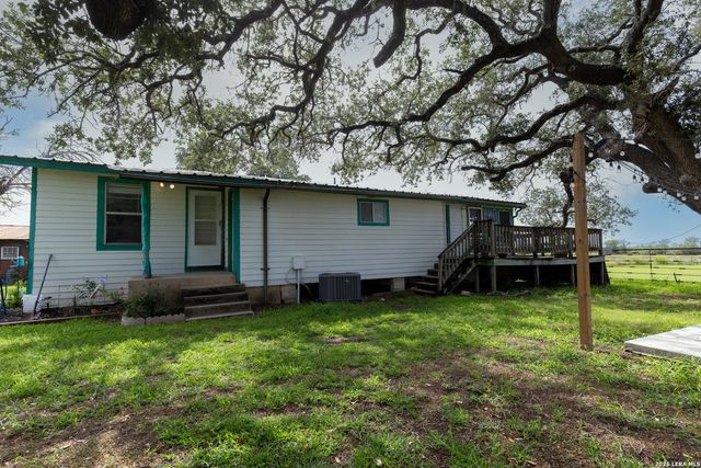 235 County Road 7712, Devine, TX 78016