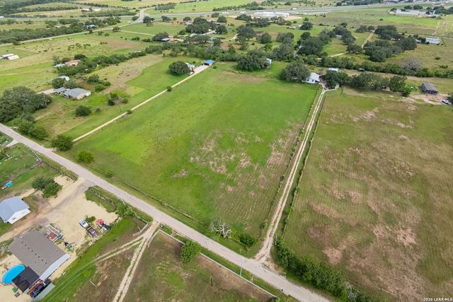 235 County Road 7712, Devine, TX 78016