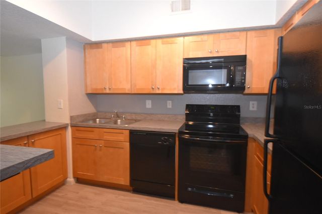 2402 W AZEELE STREET 426, Tampa, FL 33609