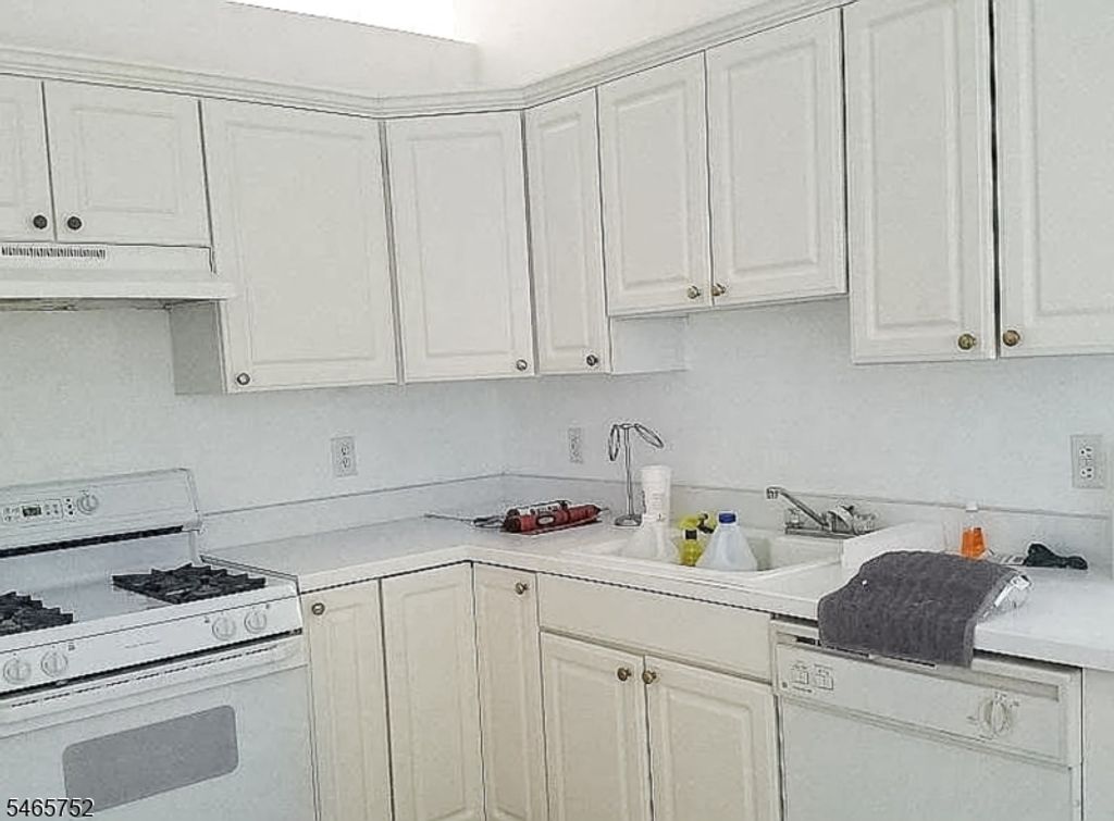 193 Mary Ct, Bridgewater Twp., NJ 08807 — photo 4