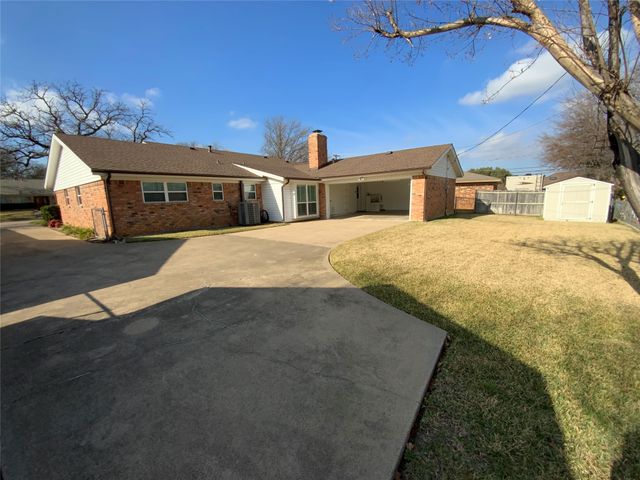 2116 Stratford Drive, Bedford, TX 76021