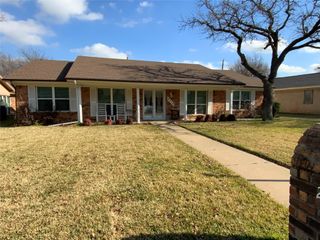 2116 Stratford Drive, Bedford, TX 76021