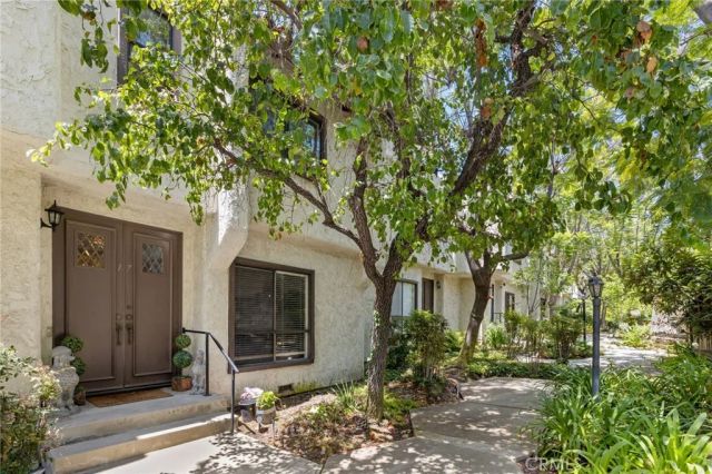 3200 Fairesta Street 17, La Crescenta, CA 91214