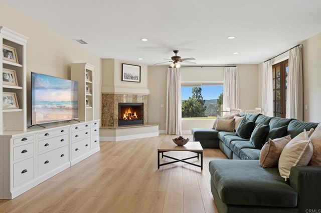 2852 Conestoga Court, Alpine, CA 91901