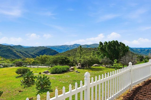 2852 Conestoga Court, Alpine, CA 91901