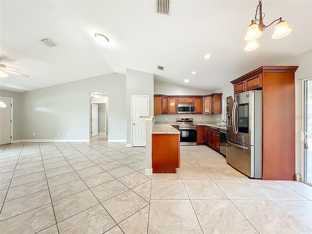 608 MASTERS AVENUE, Wildwood, FL 34785