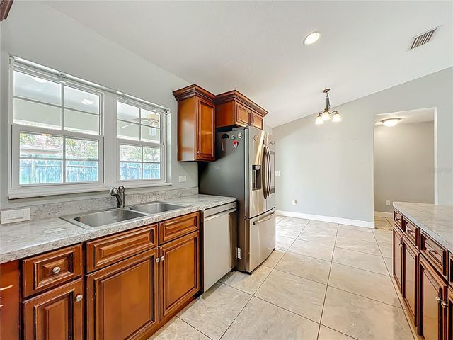608 MASTERS AVENUE, Wildwood, FL 34785