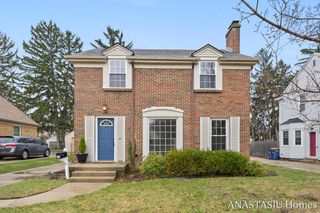 870 Mayhew Wood Drive SE, Grand Rapids, MI 49507