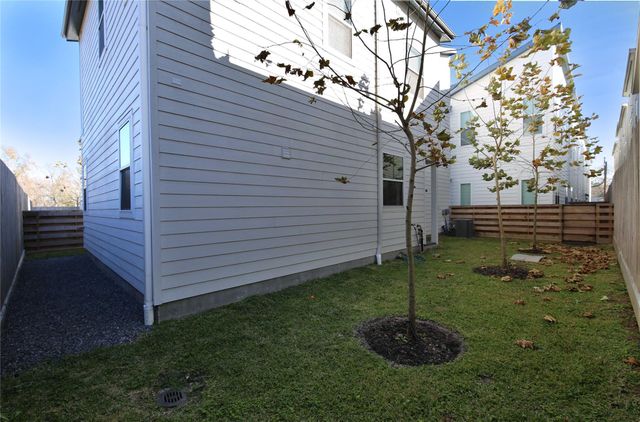 506 W Donovan G, Houston, TX 77091