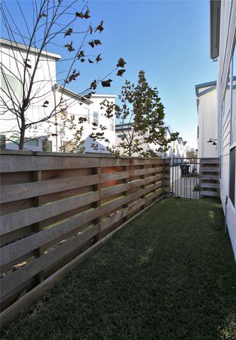 506 W Donovan G, Houston, TX 77091