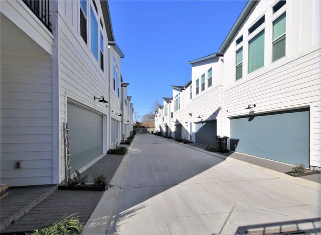 506 W Donovan G, Houston, TX 77091