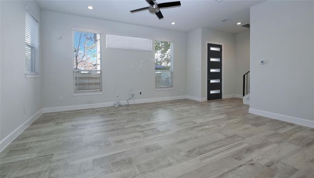 506 W Donovan G, Houston, TX 77091