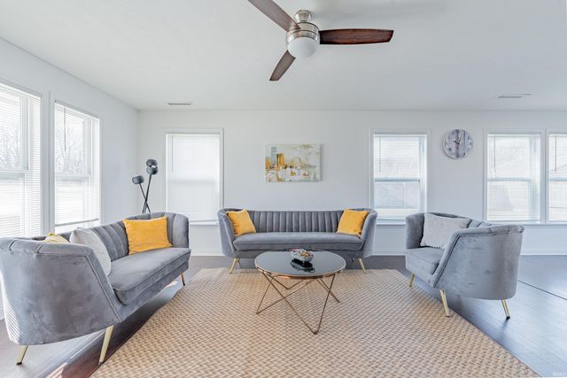 5279 N Thornhill Place, Bloomington, IN 47404