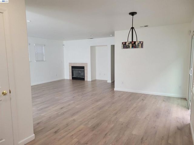 313 Turnstone Cir, Pittsburg, CA 94565