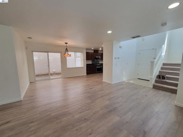 313 Turnstone Cir, Pittsburg, CA 94565
