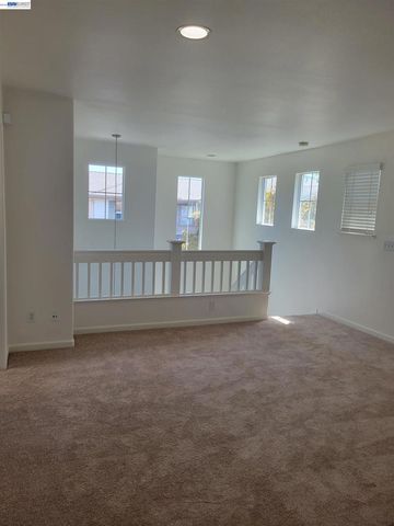 313 Turnstone Cir, Pittsburg, CA 94565