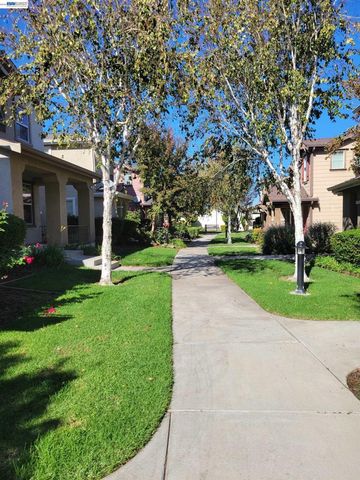 313 Turnstone Cir, Pittsburg, CA 94565