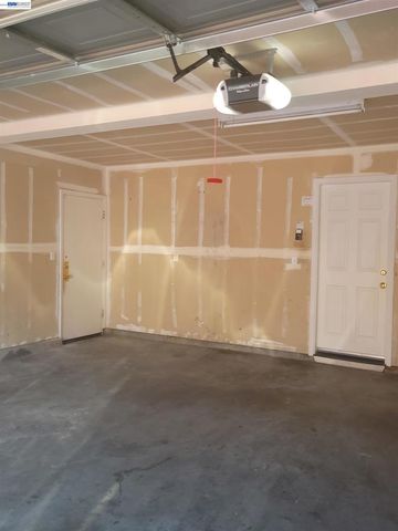 313 Turnstone Cir, Pittsburg, CA 94565