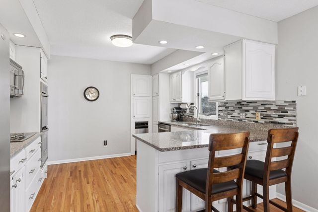 2555 Aladdin Street, Roseville, MN 55113