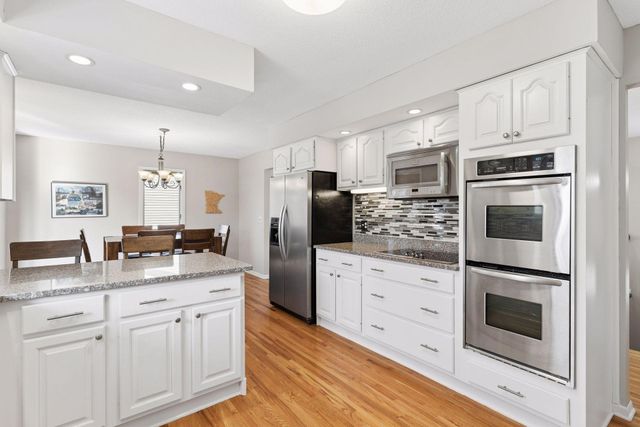 2555 Aladdin Street, Roseville, MN 55113