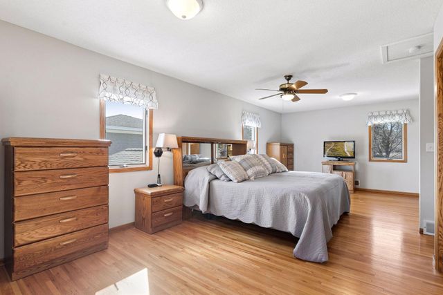 2555 Aladdin Street, Roseville, MN 55113