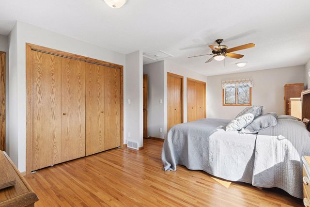 2555 Aladdin Street, Roseville, MN 55113