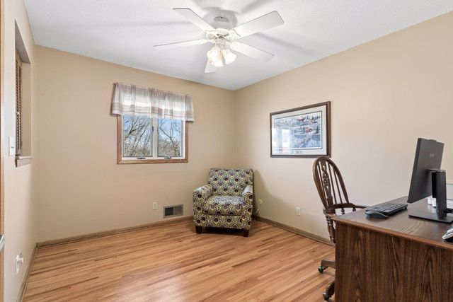 2555 Aladdin Street, Roseville, MN 55113