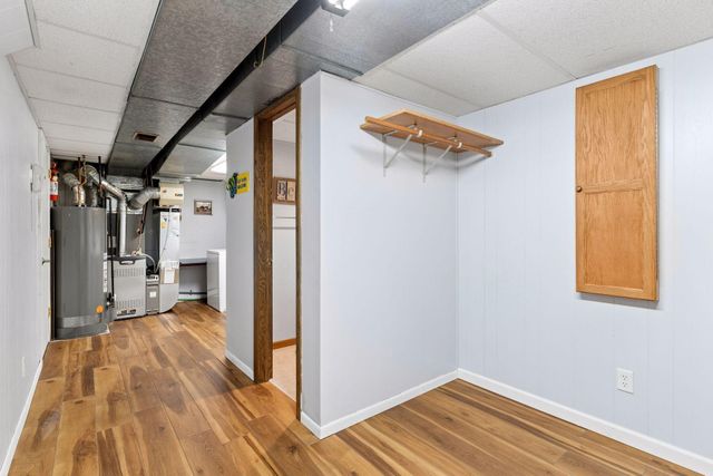 2555 Aladdin Street, Roseville, MN 55113