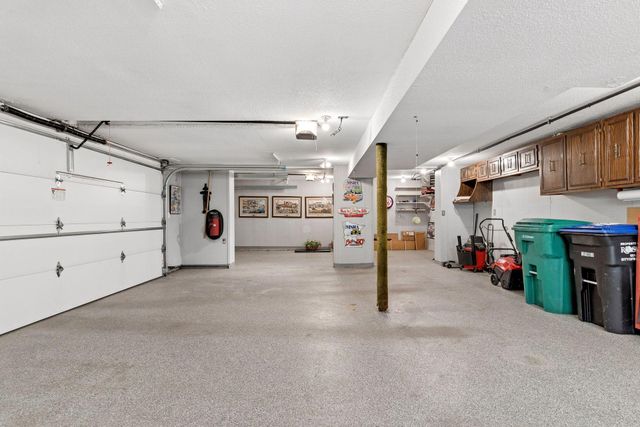 2555 Aladdin Street, Roseville, MN 55113