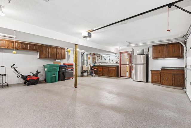 2555 Aladdin Street, Roseville, MN 55113