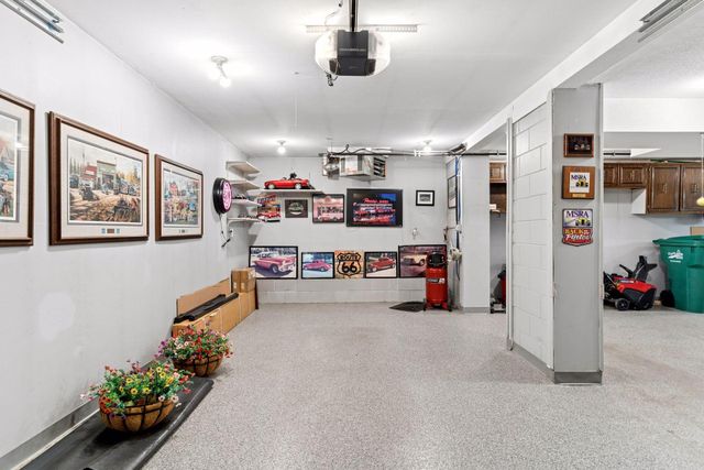 2555 Aladdin Street, Roseville, MN 55113