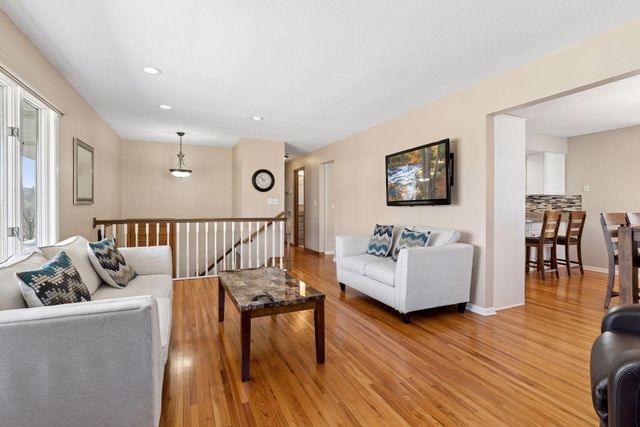 2555 Aladdin Street, Roseville, MN 55113