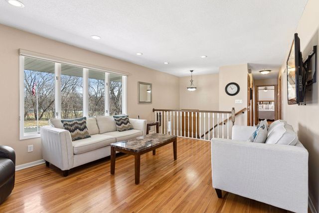 2555 Aladdin Street, Roseville, MN 55113