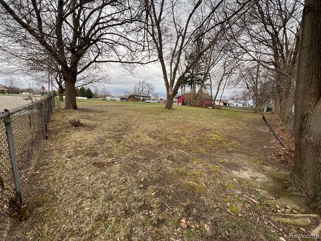 1436 E Pierson Road, Flushing, MI 48433