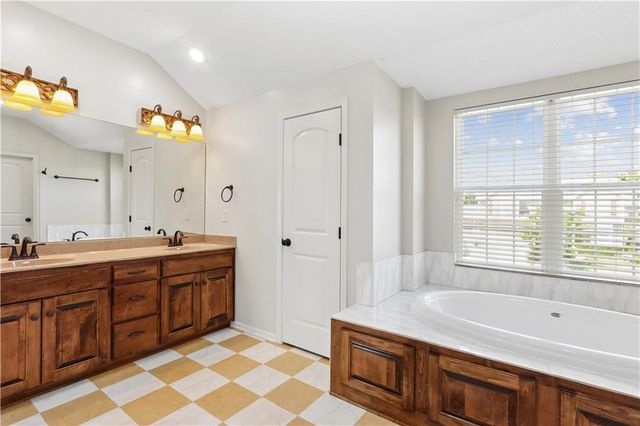 20067 W 108th Terrace, Olathe, KS 66061