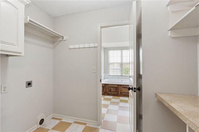 20067 W 108th Terrace, Olathe, KS 66061