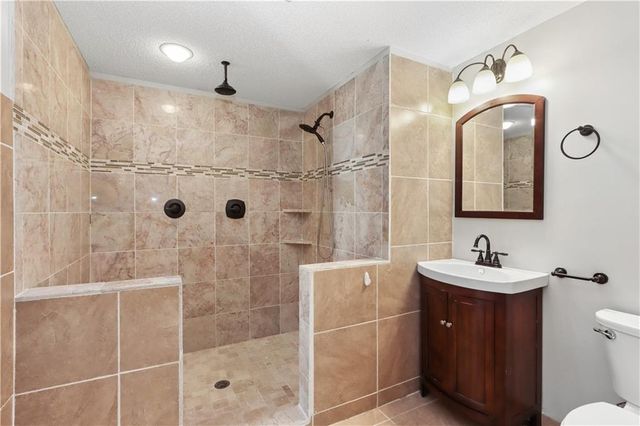 20067 W 108th Terrace, Olathe, KS 66061