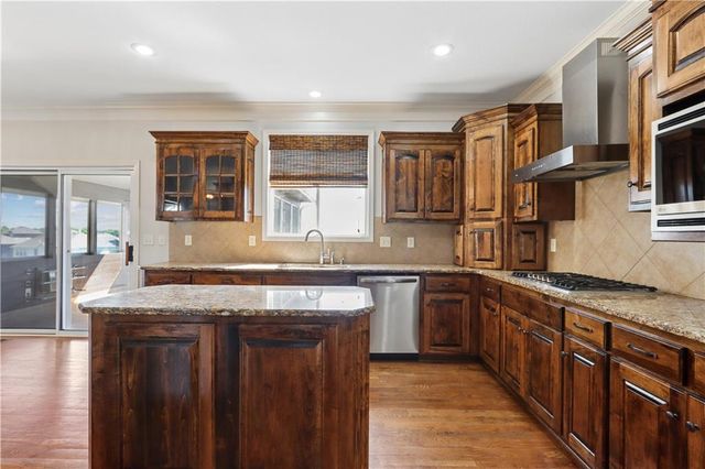 20067 W 108th Terrace, Olathe, KS 66061