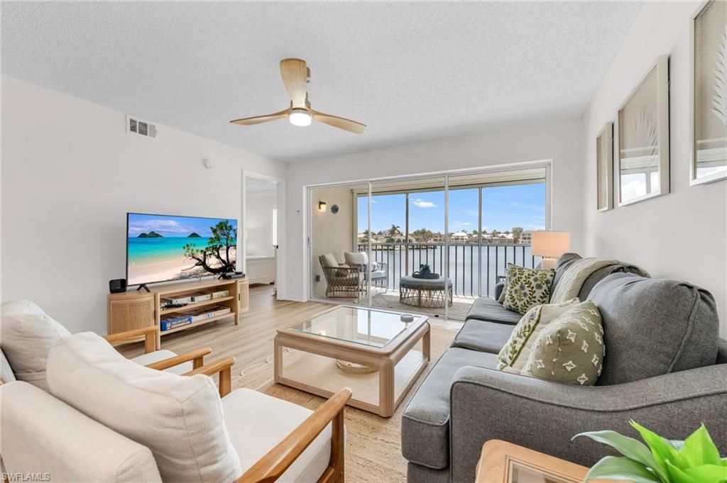 10682 Gulf Shore DR # C205, Naples, FL 34108