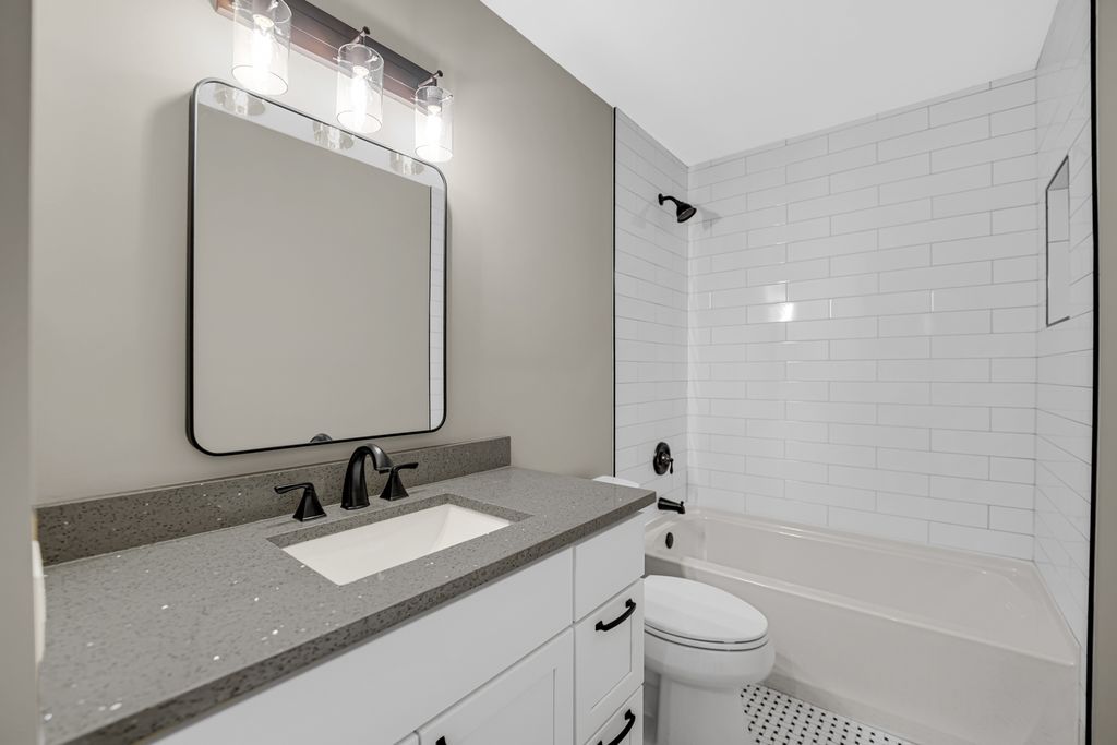 171 GLEN LAKE Drive, Bolingbrook, IL 60440 — photo 5