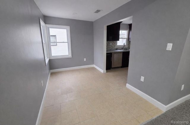 5651 Fenton Street, Dearborn Heights, MI 48127