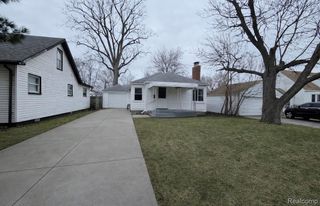 5651 Fenton Street, Dearborn Heights, MI 48127