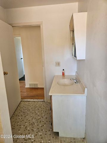 2315 Spruce Dr, Valatie, NY 12184