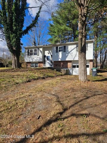 2315 Spruce Dr, Valatie, NY 12184
