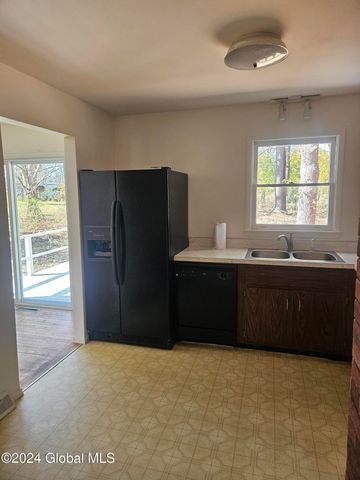 2315 Spruce Dr, Valatie, NY 12184