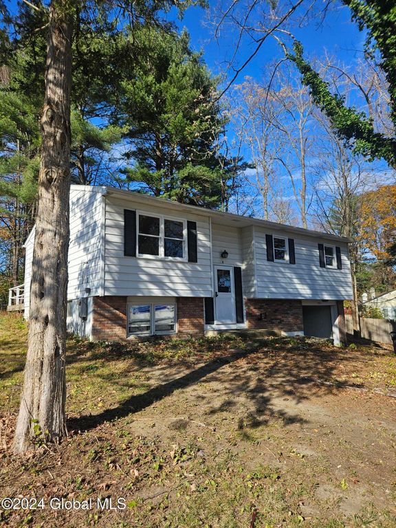 2315 Spruce Dr, Valatie, NY 12184